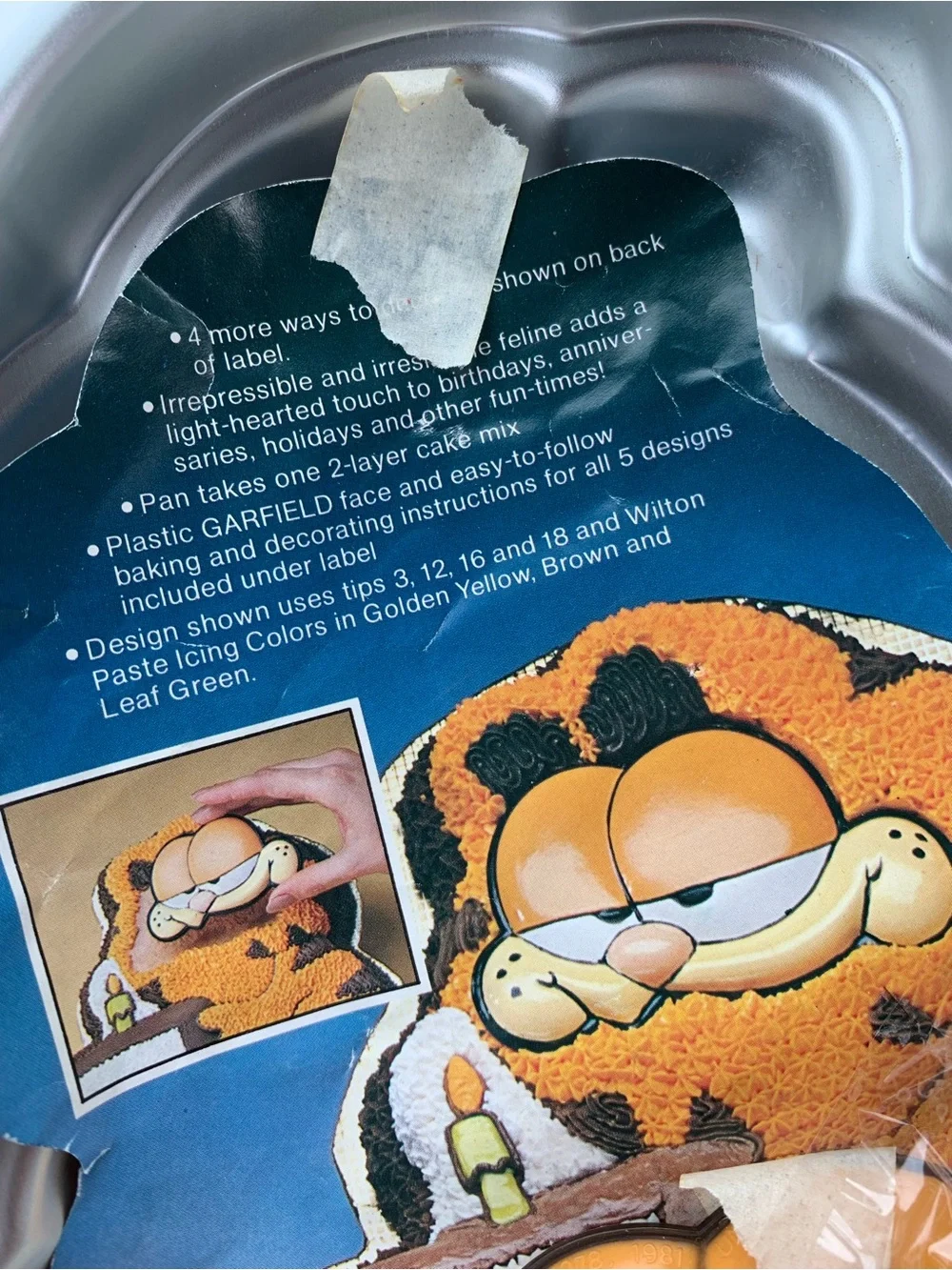 Wilton Garfield Cake Pan - Silver with Orange and Yellow Graphic